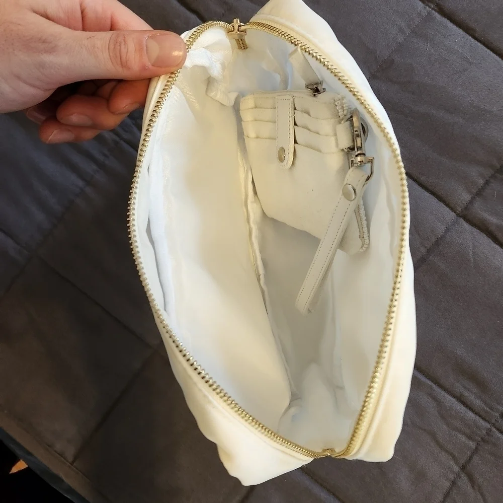 Engagement Purse, White, New - Picture 2 of 3